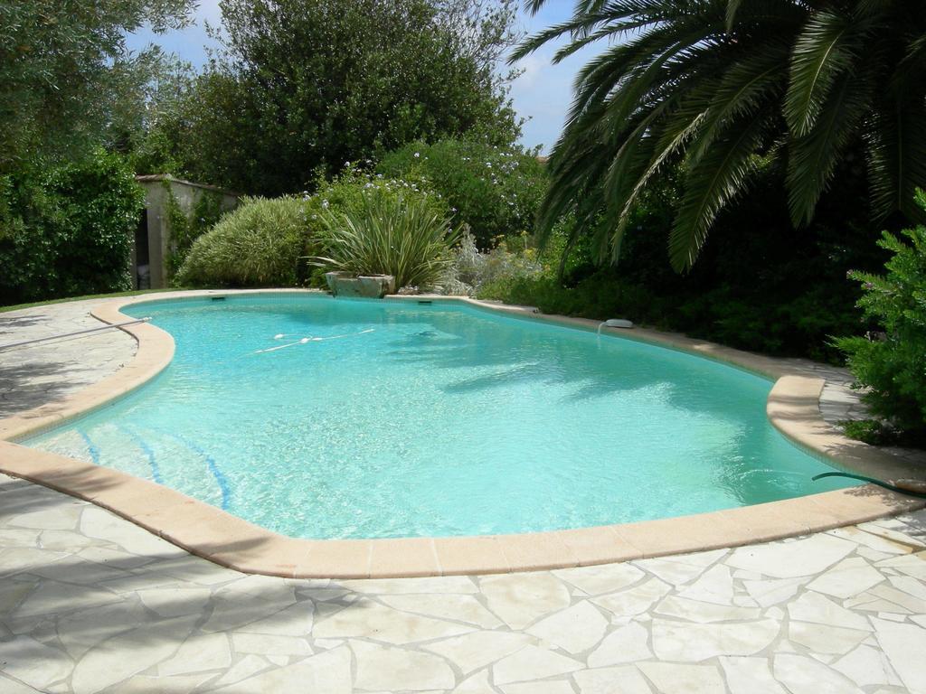 Отель Campagne Beausoleil Ла-Сейн-сюр-Мер Экстерьер фото