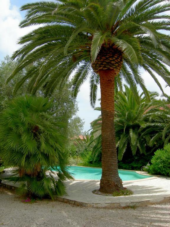 Отель Campagne Beausoleil Ла-Сейн-сюр-Мер Экстерьер фото